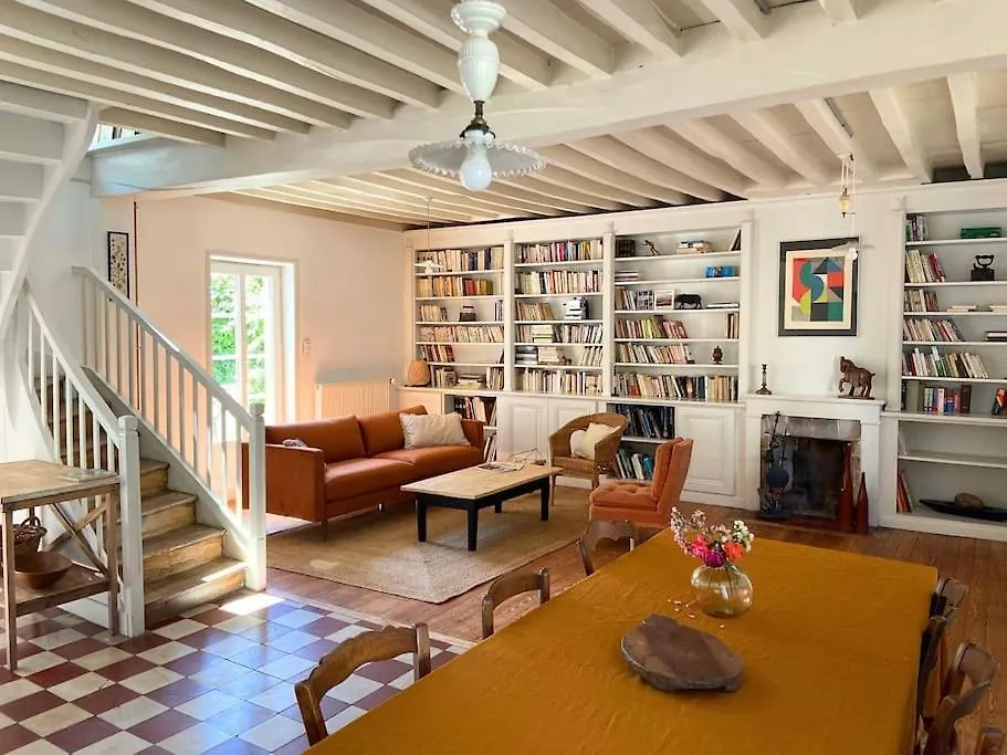 Maison D'Hotes Et Gite De Charme Avec Piscine, La Lhuiseraie Guest house