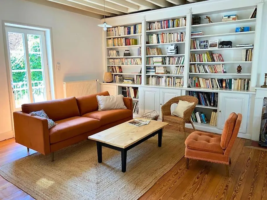 Maison D'Hotes Et Gite De Charme Avec Piscine, La Lhuiseraie