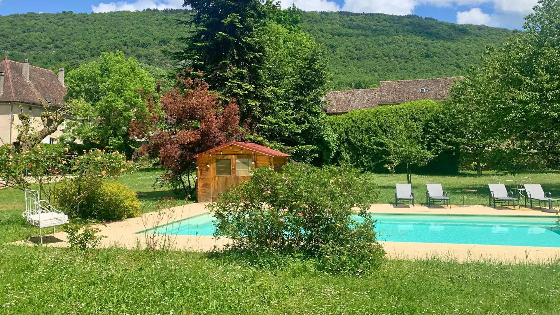 Maison D'Hotes Et Gite De Charme Avec Piscine, La Lhuiseraie