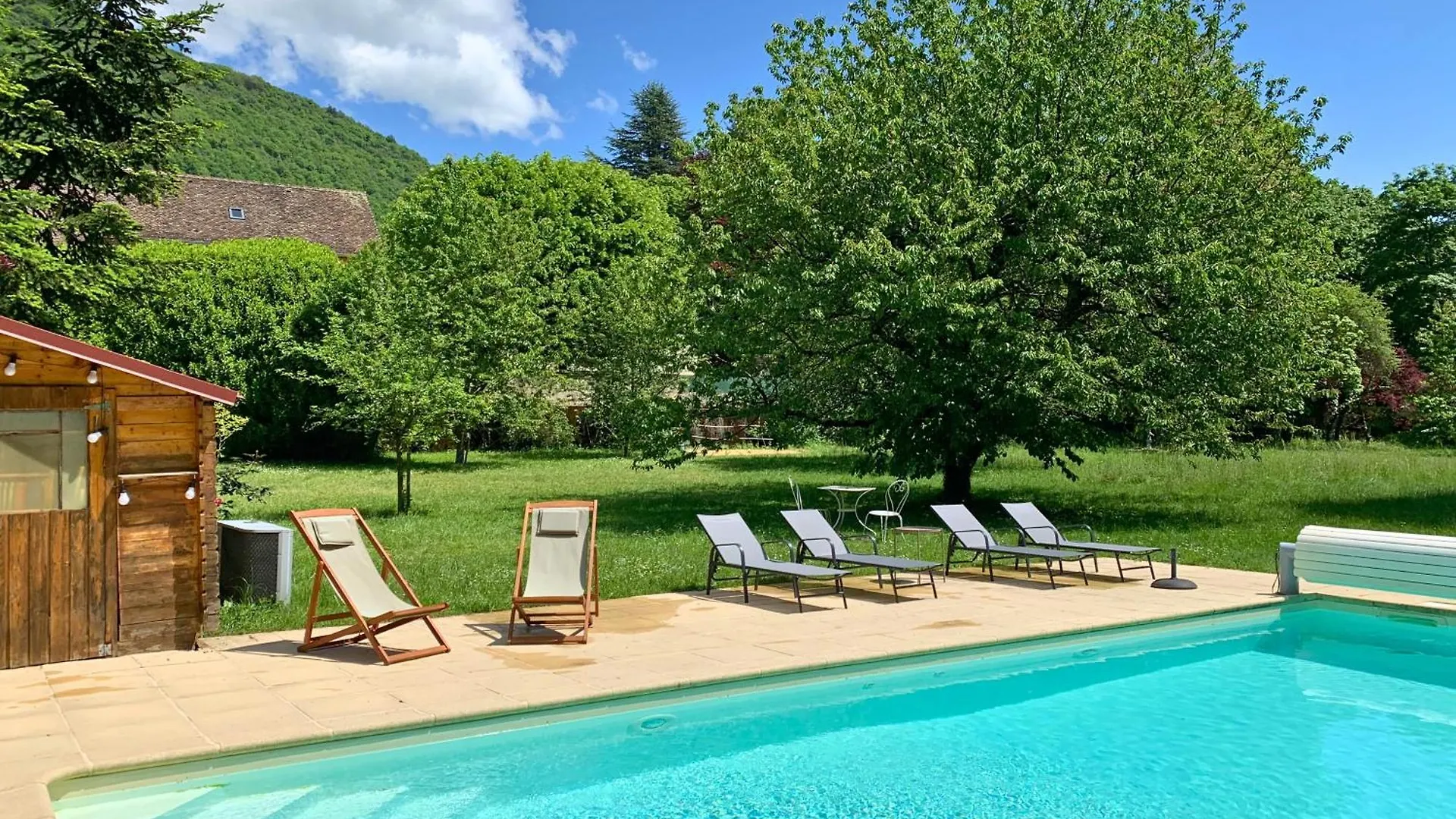 Maison D'Hotes Et Gite De Charme Avec Piscine, La Lhuiseraie France