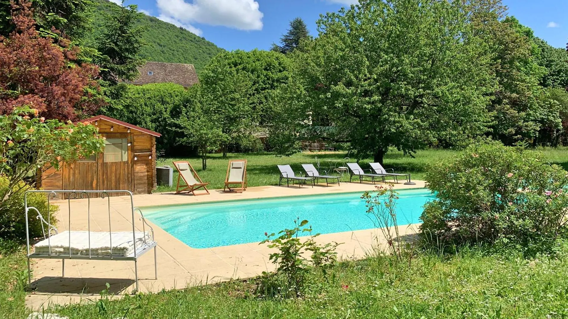 Guest house Maison D'Hotes Et Gite De Charme Avec Piscine, La Lhuiseraie France