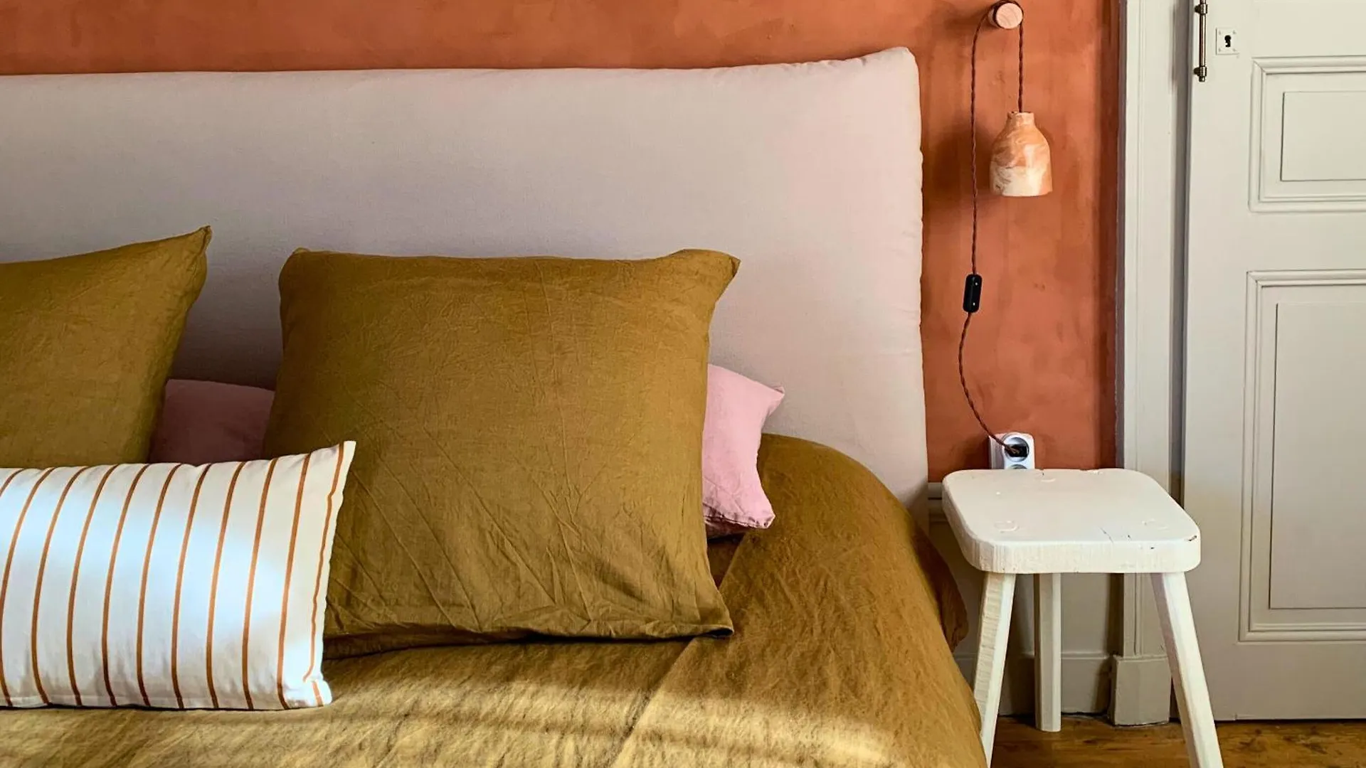 Maison D'Hotes Et Gite De Charme Avec Piscine, La Lhuiseraie Lhuis