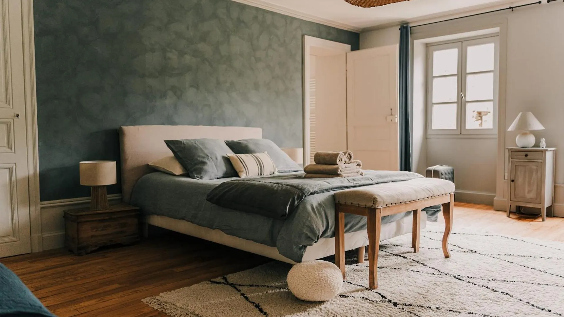 Maison D'Hotes Et Gite De Charme Avec Piscine, La Lhuiseraie Maison d'hôtes Lhuis